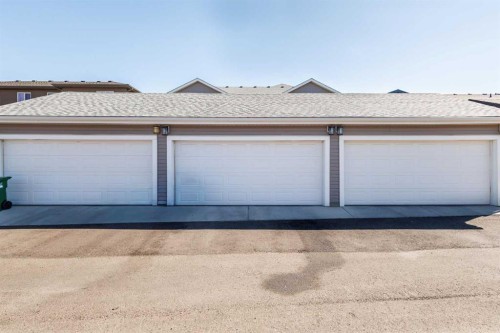 251 Lucas Boulevard Nw, Calgary, AB - Outdoor