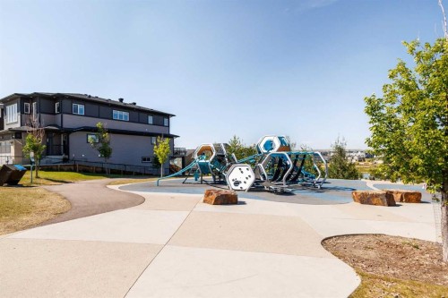 251 Lucas Boulevard Nw, Calgary, AB - Outdoor