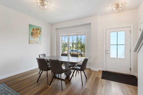 251 Lucas Boulevard Nw, Calgary, AB - Indoor Photo Showing Dining Room
