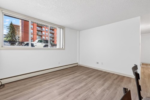 103-1333 13 Avenue Sw, Calgary, AB - Indoor Photo Showing Other Room