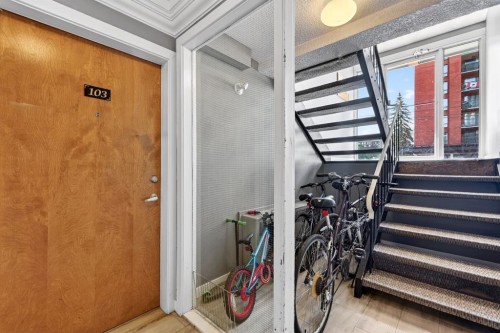 103-1333 13 Avenue Sw, Calgary, AB - Indoor Photo Showing Other Room