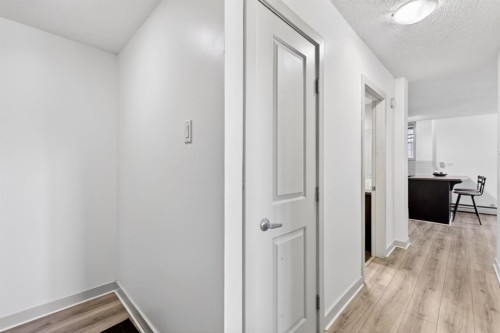 103-1333 13 Avenue Sw, Calgary, AB - Indoor Photo Showing Other Room