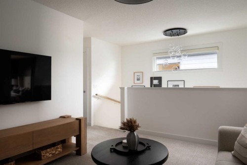 198 Starling Boulevard Nw, Calgary, AB - Indoor