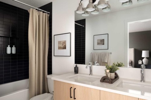 198 Starling Boulevard Nw, Calgary, AB - Indoor Photo Showing Bathroom