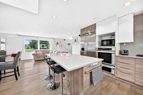 1376 Lake Sylvan Drive Se, Calgary, AB - Indoor Photo Showing Kitchen With Stainless Steel Kitchen With Upgraded Kitchen