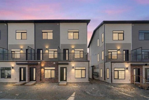 402-156 Park Street  Cochrane, AB T4C 3H3