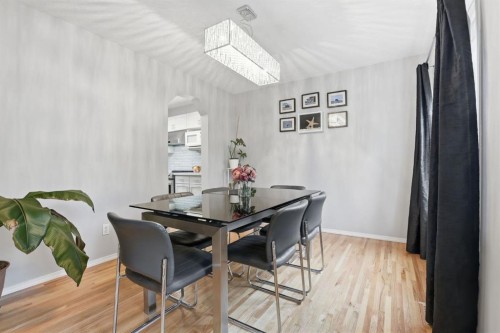 450 Elgin Way Se, Calgary, AB - Indoor Photo Showing Dining Room
