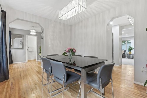 450 Elgin Way Se, Calgary, AB - Indoor Photo Showing Dining Room