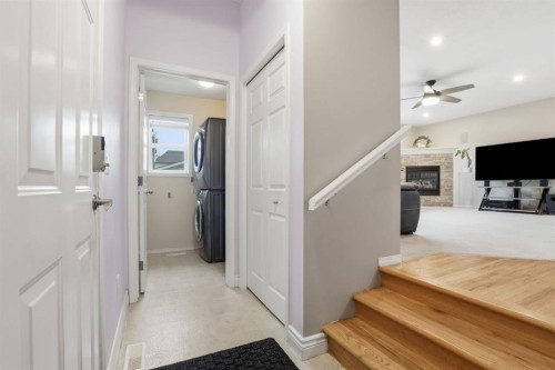 450 Elgin Way Se, Calgary, AB - Indoor Photo Showing Other Room