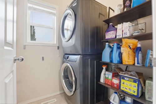 450 Elgin Way Se, Calgary, AB - Indoor Photo Showing Laundry Room