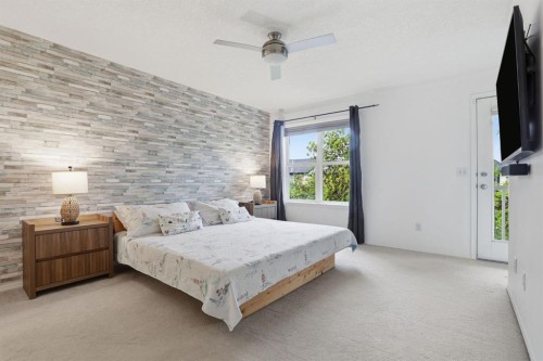 450 Elgin Way Se, Calgary, AB - Indoor Photo Showing Bedroom
