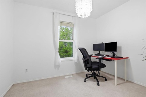 450 Elgin Way Se, Calgary, AB - Indoor Photo Showing Office