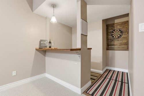450 Elgin Way Se, Calgary, AB - Indoor Photo Showing Other Room
