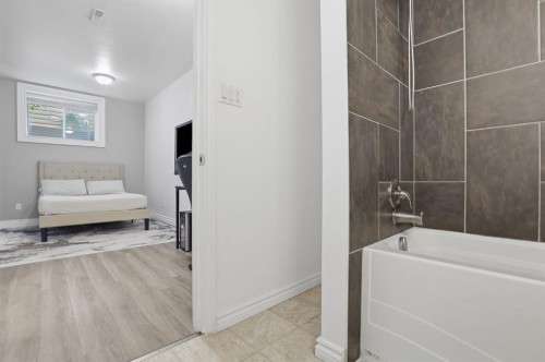 450 Elgin Way Se, Calgary, AB - Indoor