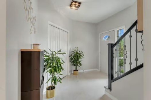 100 Fairways Drive Nw, Airdrie, AB - Indoor Photo Showing Other Room