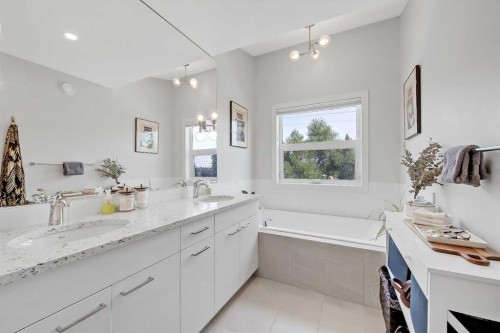 2-1936 25A Street Sw, Calgary, AB - Indoor Photo Showing Bathroom