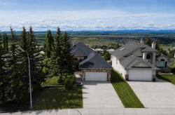 321 Gleneagles View Cochrane, AB T4C 1P4