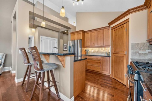66 Evercreek Bluffs View Sw, Calgary, AB - Indoor Photo Showing Kitchen