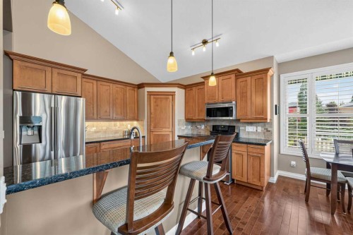 66 Evercreek Bluffs View Sw, Calgary, AB - Indoor Photo Showing Kitchen