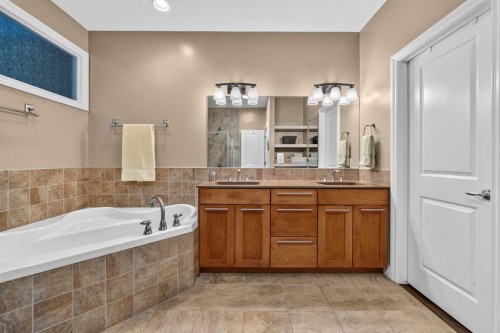 66 Evercreek Bluffs View Sw, Calgary, AB - Indoor Photo Showing Bathroom