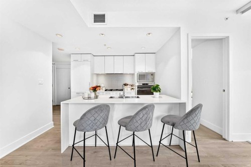 1204-901 10 Avenue Sw, Calgary, AB - Indoor Photo Showing Kitchen