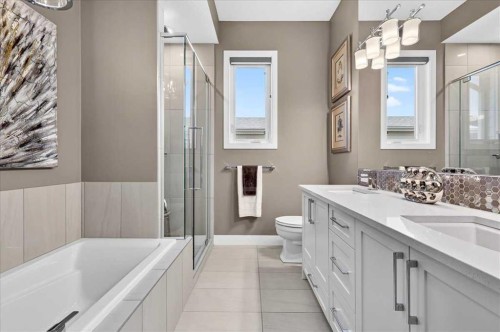 24 Mahogany Gardens Se, Calgary, AB - Indoor Photo Showing Bathroom
