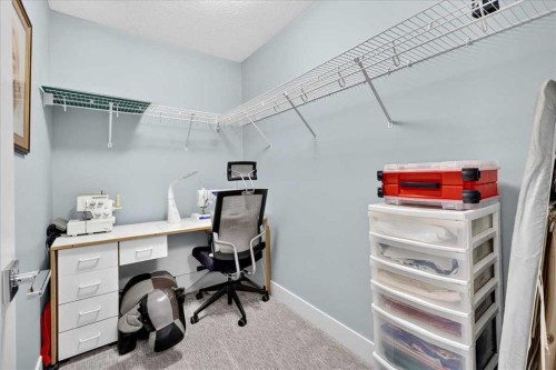 24 Mahogany Gardens Se, Calgary, AB - Indoor