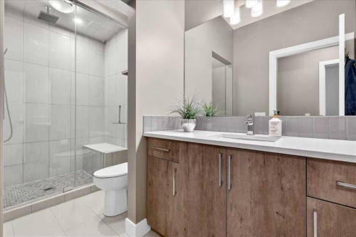 24 Mahogany Gardens Se, Calgary, AB - Indoor Photo Showing Bathroom