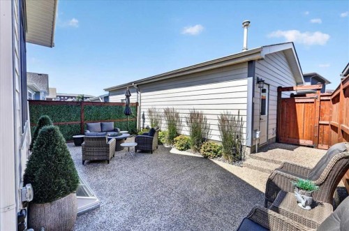 24 Mahogany Gardens Se, Calgary, AB - Outdoor With Exterior