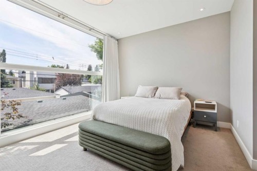 2-1713 36 Avenue Sw, Calgary, AB - Indoor Photo Showing Bedroom