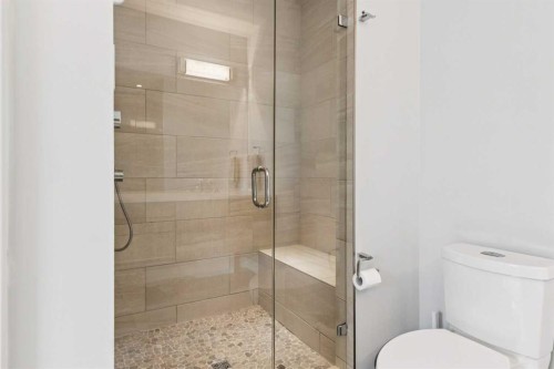 2-1713 36 Avenue Sw, Calgary, AB - Indoor Photo Showing Bathroom