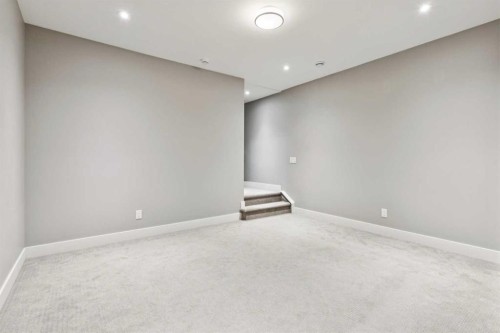 2-1713 36 Avenue Sw, Calgary, AB - Indoor Photo Showing Other Room