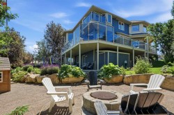 131 Edgebrook Circle NW Calgary, AB T3A 5A4