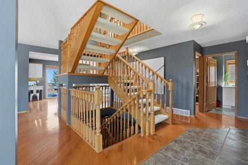 131 Edgebrook Circle Nw, Calgary, AB - Indoor Photo Showing Other Room