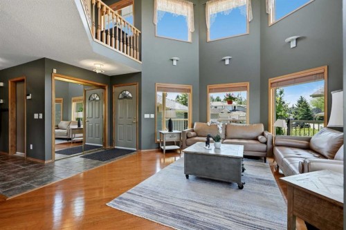 131 Edgebrook Circle Nw, Calgary, AB - Indoor Photo Showing Living Room