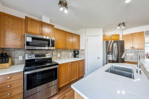 455 Prestwick Circle Se, Calgary, AB - Indoor Photo Showing Kitchen With Double Sink