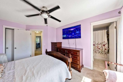 455 Prestwick Circle Se, Calgary, AB - Indoor Photo Showing Bedroom