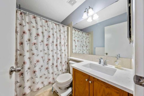 455 Prestwick Circle Se, Calgary, AB - Indoor Photo Showing Bathroom
