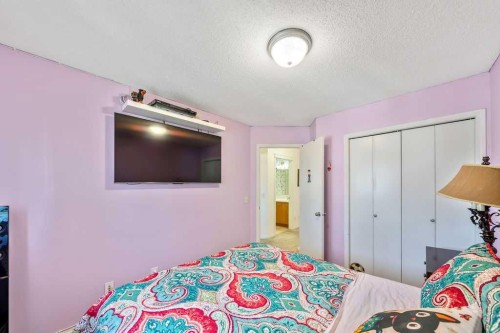 455 Prestwick Circle Se, Calgary, AB - Indoor Photo Showing Bedroom