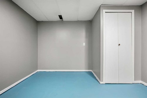 125 Carr Place, Okotoks, AB - Indoor Photo Showing Other Room
