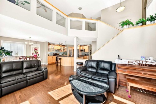 505 Kincora Bay Nw, Calgary, AB - Indoor Photo Showing Living Room