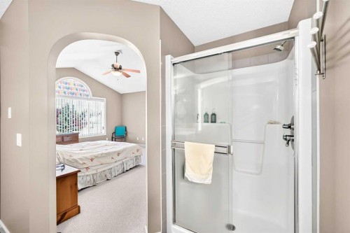 505 Kincora Bay Nw, Calgary, AB - Indoor Photo Showing Bathroom