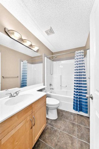 505 Kincora Bay Nw, Calgary, AB - Indoor Photo Showing Bathroom