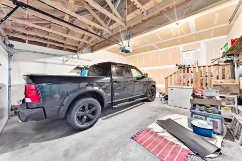 505 Kincora Bay Nw, Calgary, AB - Indoor Photo Showing Garage