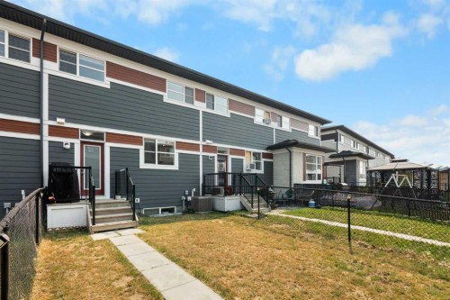 56 Skyview Circle Ne, Calgary, AB - Outdoor