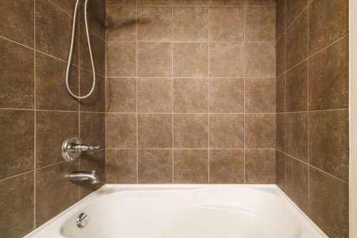 202-509 21 Avenue Sw, Calgary, AB - Indoor Photo Showing Bathroom