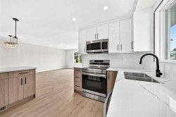 4 Abingdon Court NE Calgary, AB T2A 6S5