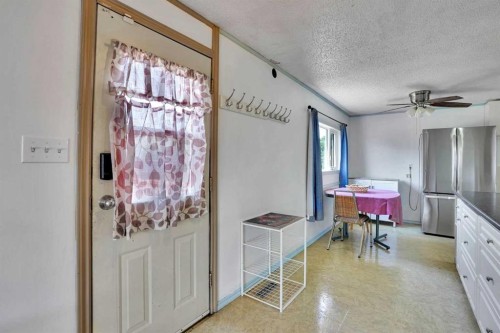 903 Briar Crescent, Strathmore, AB - Indoor Photo Showing Other Room