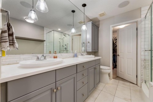 218 Springbank Villas Sw, Calgary, AB - Indoor Photo Showing Bathroom