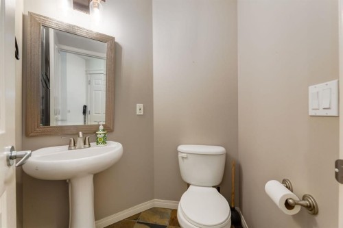 218 Springbank Villas Sw, Calgary, AB - Indoor Photo Showing Bathroom